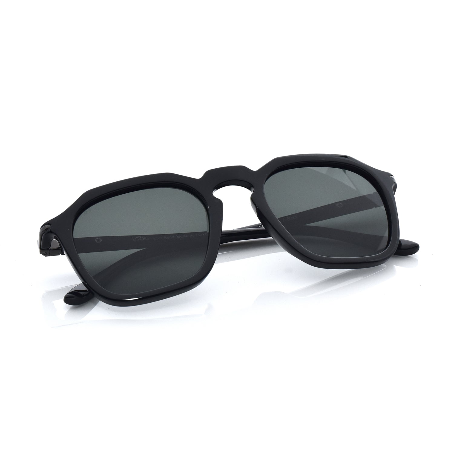 Francisco Black — نظارات Looklight — تفاصيل الإطار الأسود يدوي الصنع